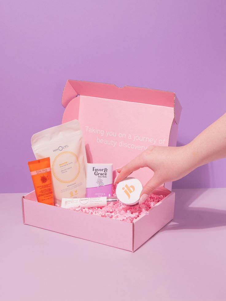 Roccabox_ Playful and colourful content creation for a beauty box subscription brand - SalisStudio